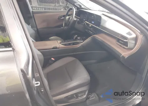 2023 Toyota Crown Limited из США, поврежденный, VIN JTDAAAAF2P3010838